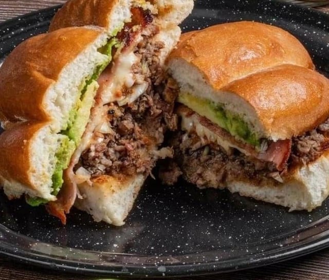 Torta Milanesa De Asada / Breaded Steak.