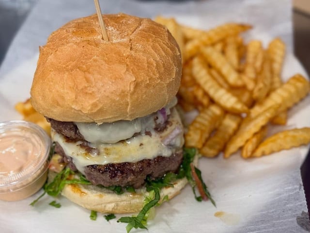 Hamburguesa Monstruosa / Monster Burger.