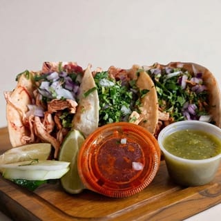 Tinga De Pollo / Shredded Chicken Tacos